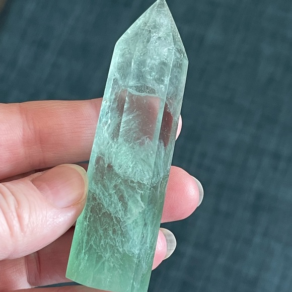 Beautiful Natural green fluorite Gemstone point - Picture 3 of 3